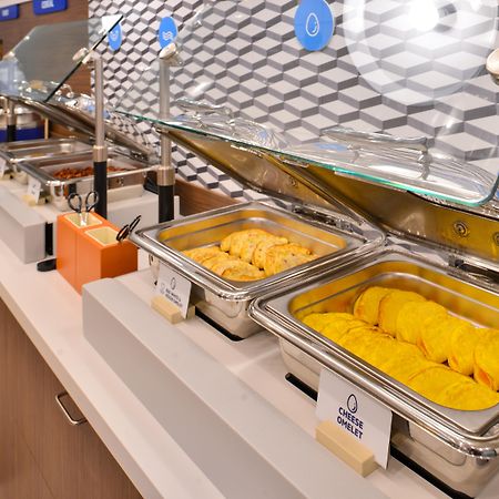 Holiday Inn Express & Suites Toledo West By Ihg Buitenkant foto