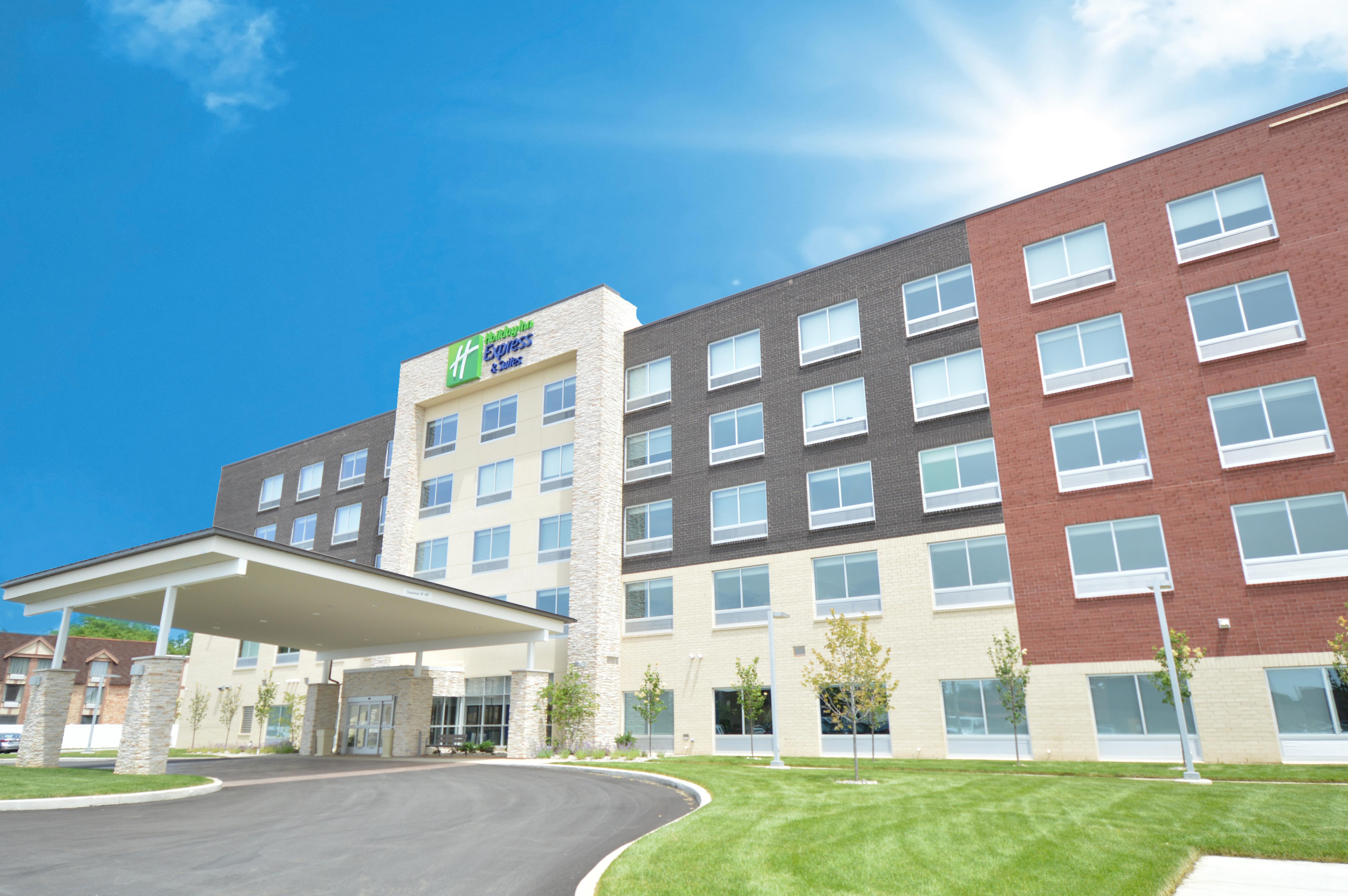 Holiday Inn Express & Suites Toledo West By Ihg Buitenkant foto