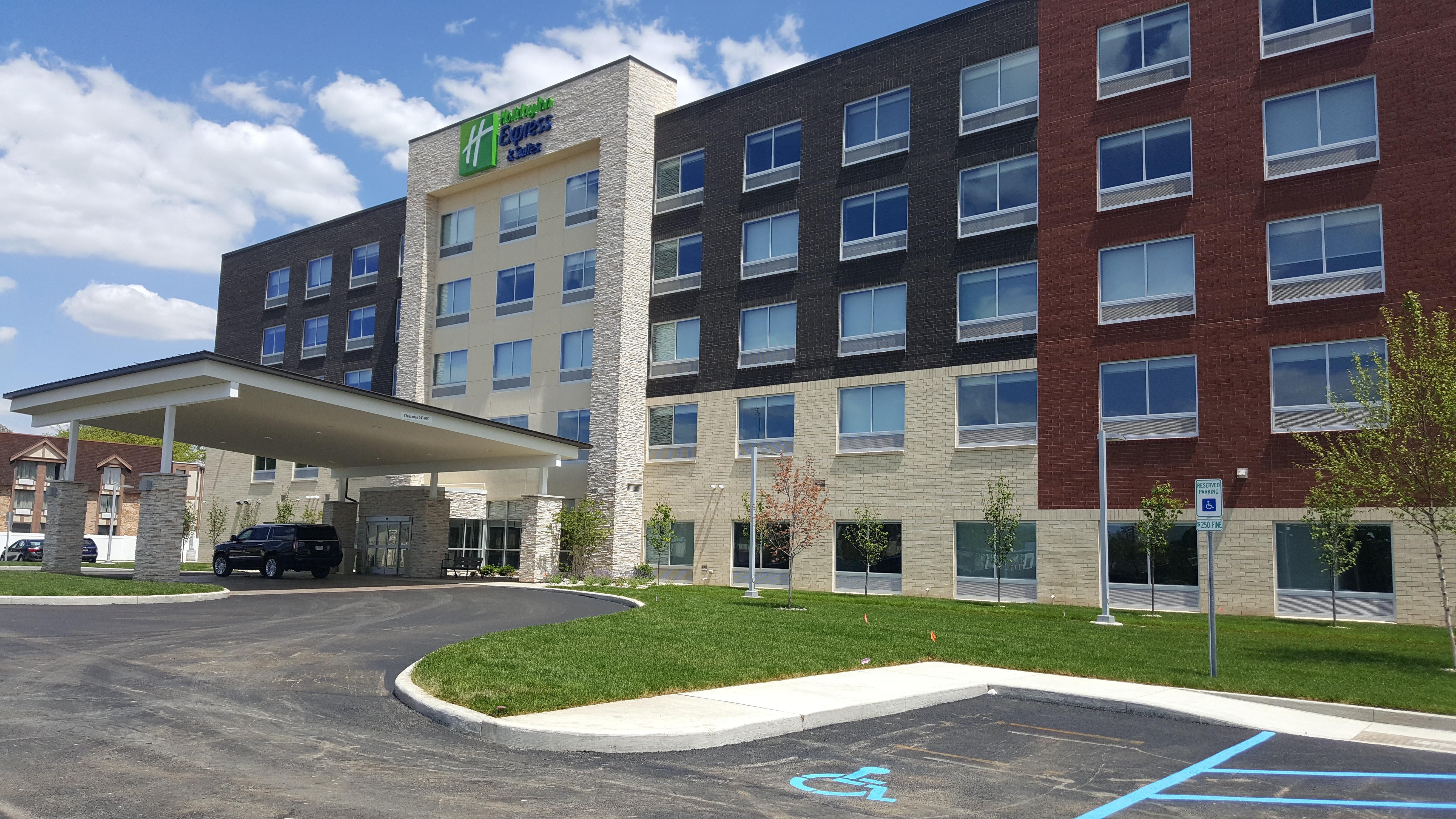 Holiday Inn Express & Suites Toledo West By Ihg Buitenkant foto