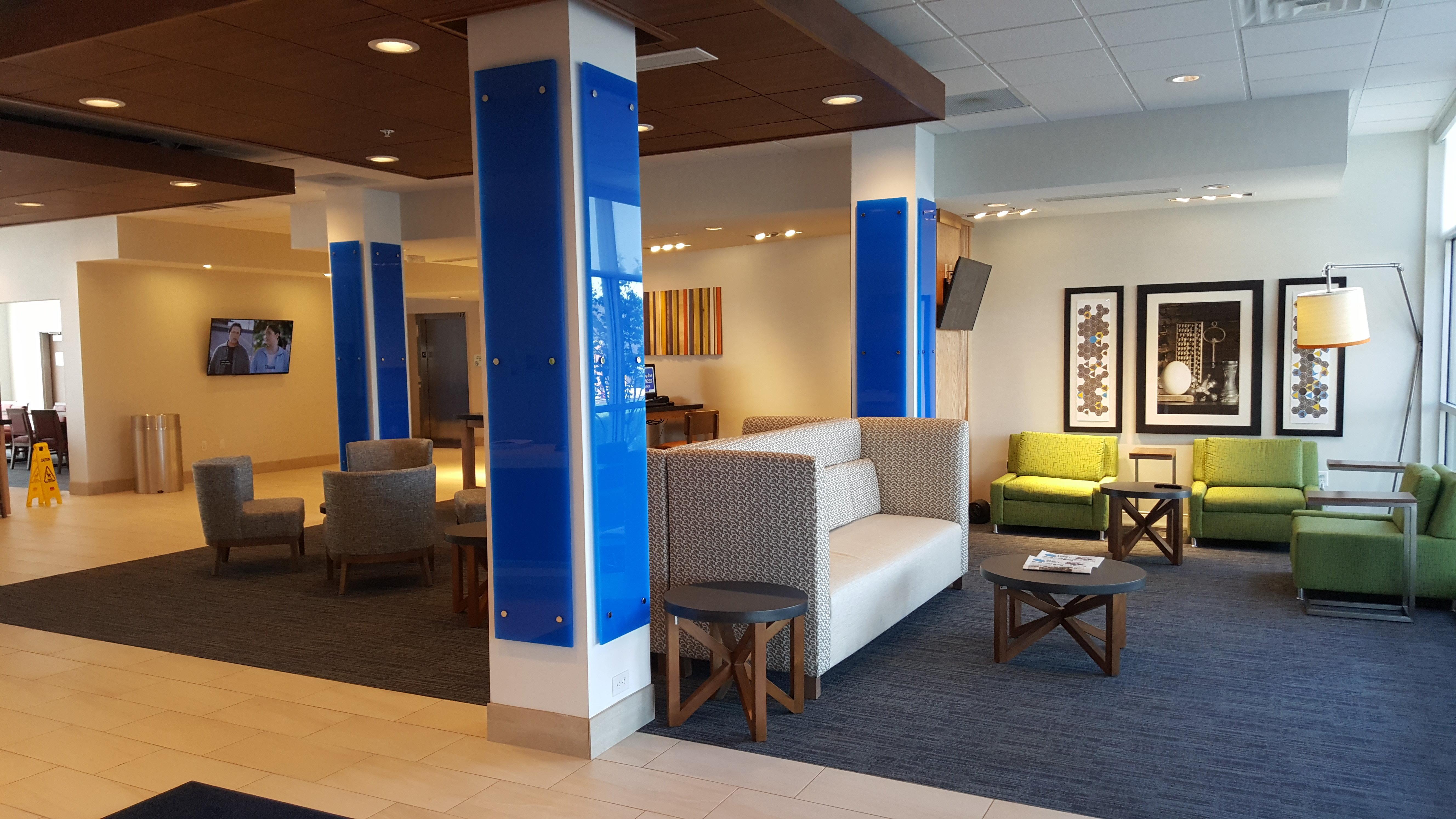 Holiday Inn Express & Suites Toledo West By Ihg Buitenkant foto