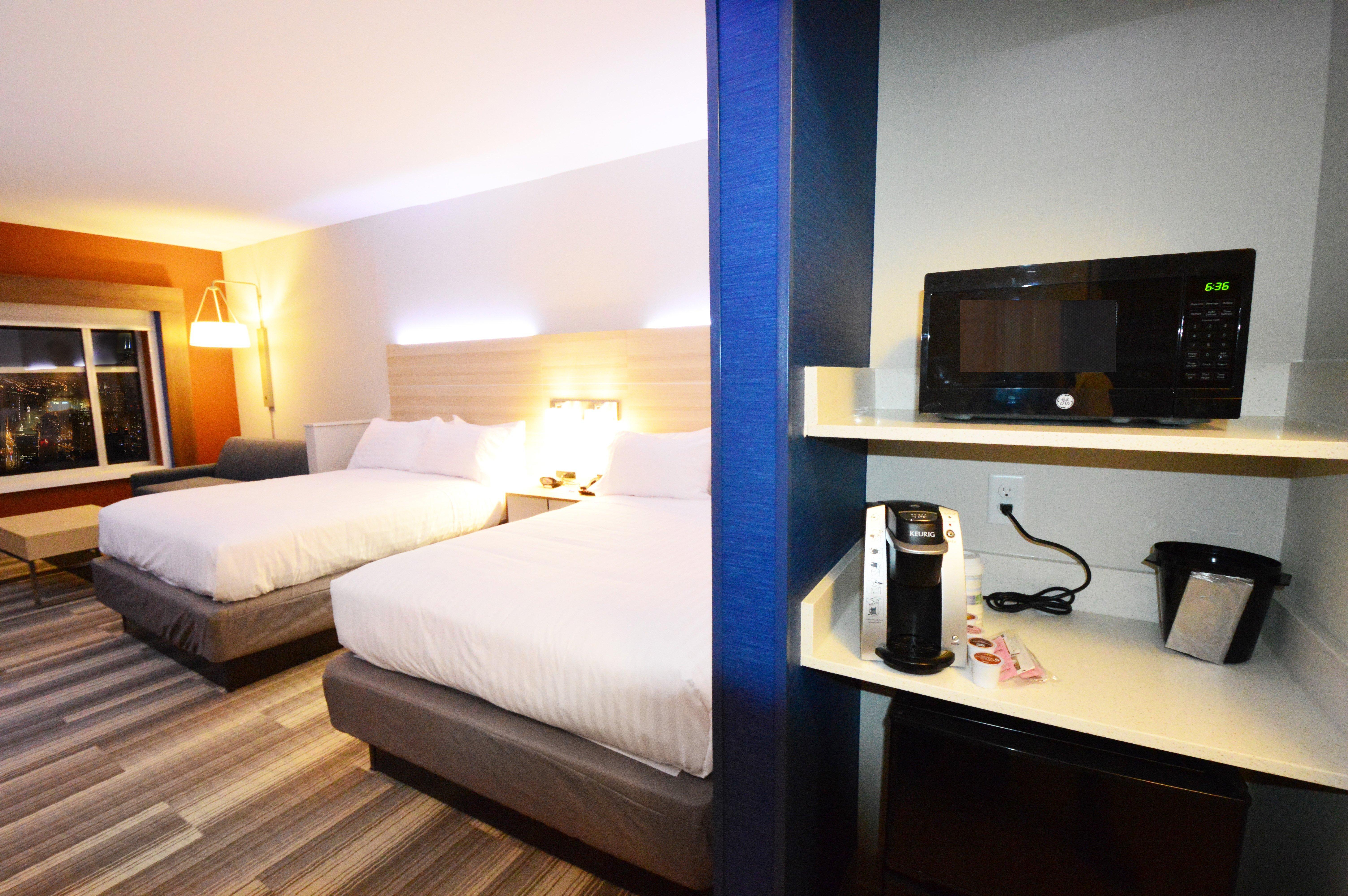 Holiday Inn Express & Suites Toledo West By Ihg Buitenkant foto
