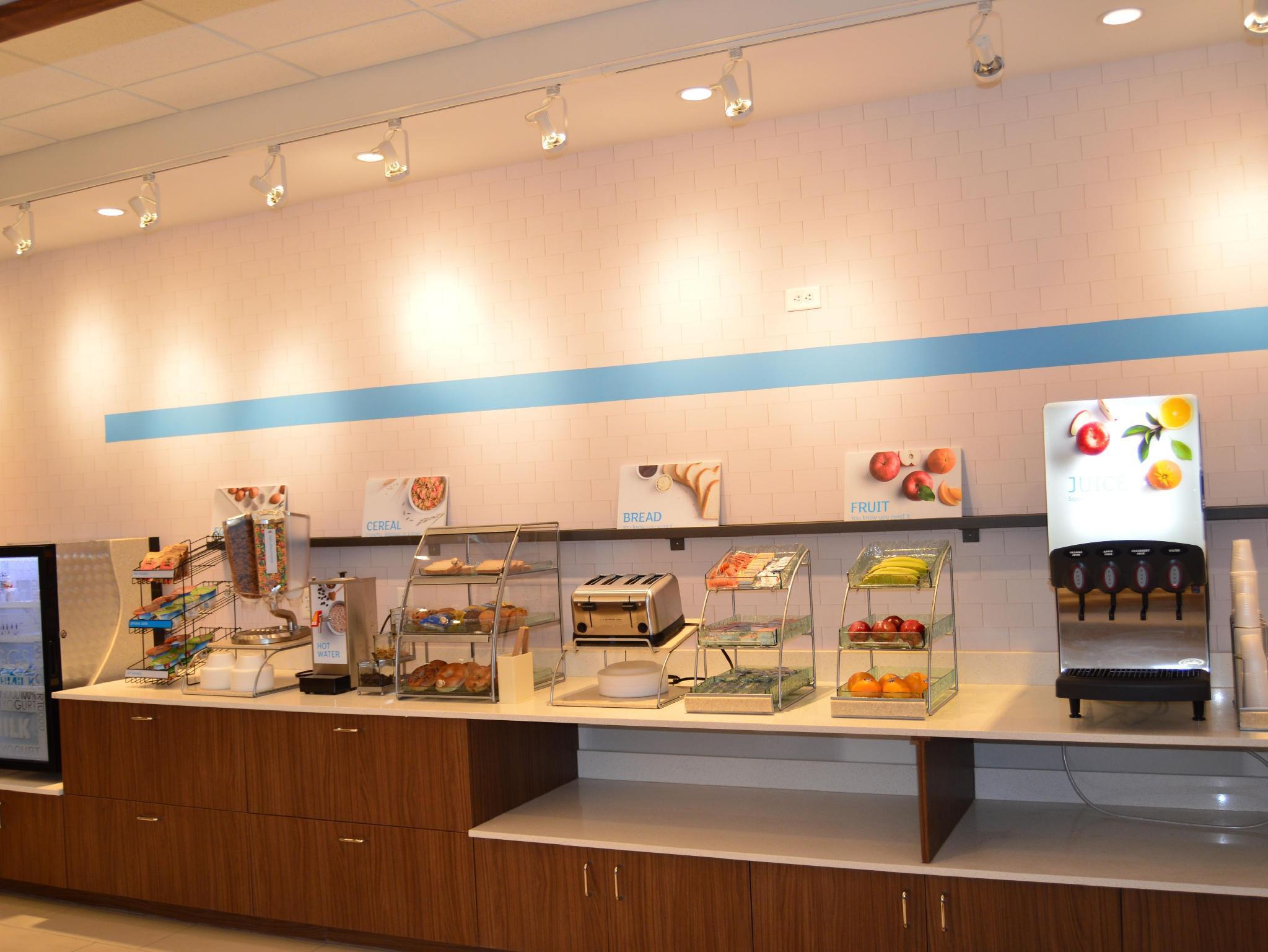 Holiday Inn Express & Suites Toledo West By Ihg Buitenkant foto